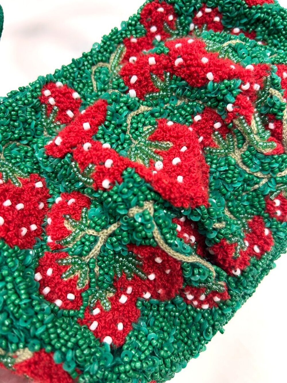 Viral TikTok Strawberry Beaded Mini Handbag Fruit Purse Handmade in India NWT - Picture 2 of 7